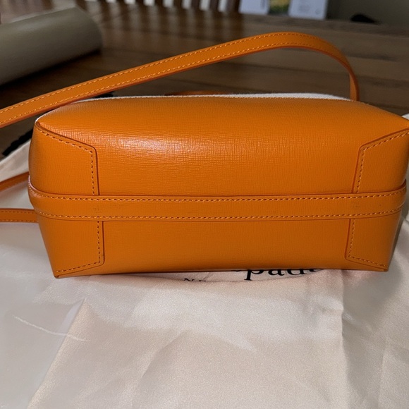 KATE SPADE BLEECKER TUMERIC MEDIUM TOTE. NWT - Picture 4 of 8